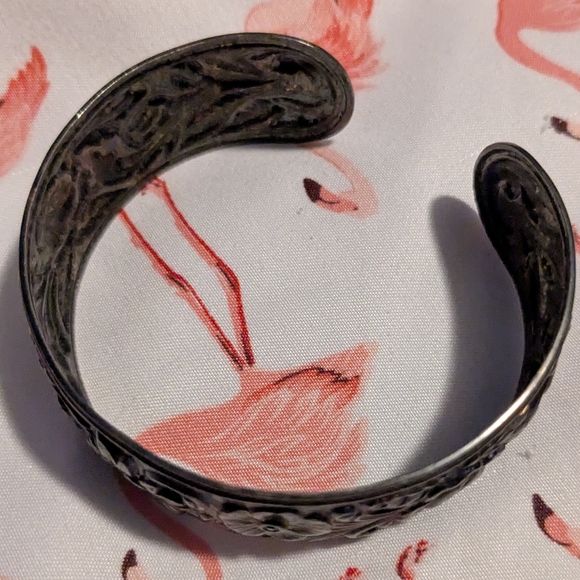 Floral Black Bracelet - Picture 4 of 5